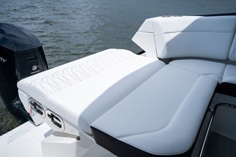 Sea Ray Sundancer 370 Outboard 19 2026 Sea Ray Sundancer 370 Outboard 20