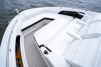 Sea Ray Sundancer 370 Outboard 27 2026 Sea Ray Sundancer 370 Outboard 28