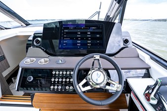 Sea Ray Sundancer 370 Outboard 49 2026 Sea Ray Sundancer 370 Outboard 50