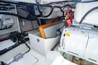 Sea Ray Sundancer 370 Outboard 83 2026 Sea Ray Sundancer 370 Outboard 84
