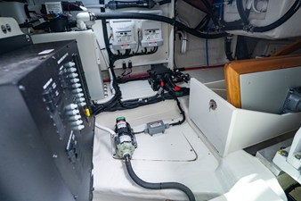 Sea Ray Sundancer 370 Outboard 84 2026 Sea Ray Sundancer 370 Outboard 85