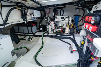 Sea Ray Sundancer 370 Outboard 85 2026 Sea Ray Sundancer 370 Outboard 86