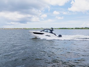 Sea Ray Sundancer 370 Outboard 97 2026 Sea Ray Sundancer 370 Outboard 98