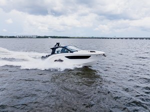 Sea Ray Sundancer 370 Outboard 100 2026 Sea Ray Sundancer 370 Outboard 101