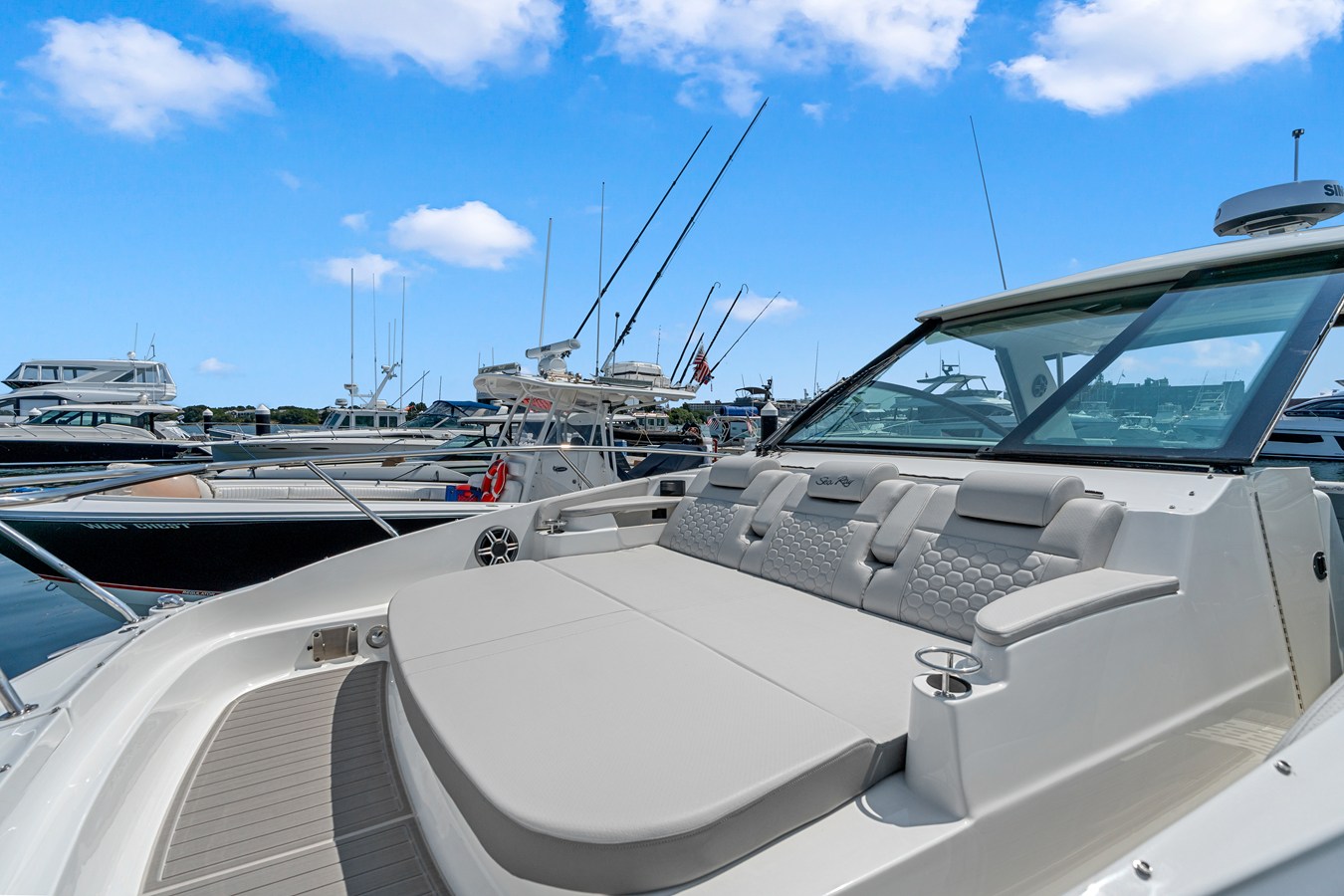 2027 Sea Ray Sundancer 320 Outboard 30