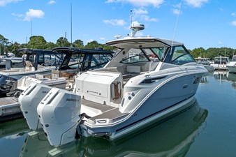Sea Ray Sundancer 320 Outboard 3 2027 Sea Ray Sundancer 320 Outboard 4