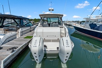 Sea Ray Sundancer 320 Outboard 4 2027 Sea Ray Sundancer 320 Outboard 5