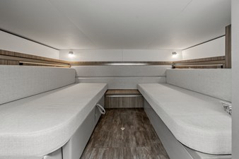 2027 Sea Ray Sundancer 320 Outboard 27