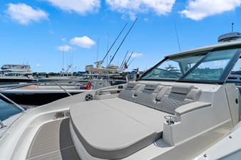 2027 Sea Ray Sundancer 320 Outboard 30
