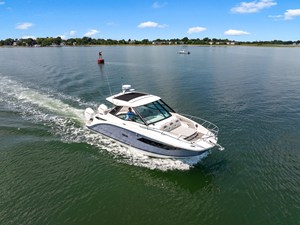 2027 Sea Ray Sundancer 320 Outboard 34