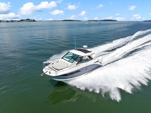 2027 Sea Ray Sundancer 320 Outboard 35