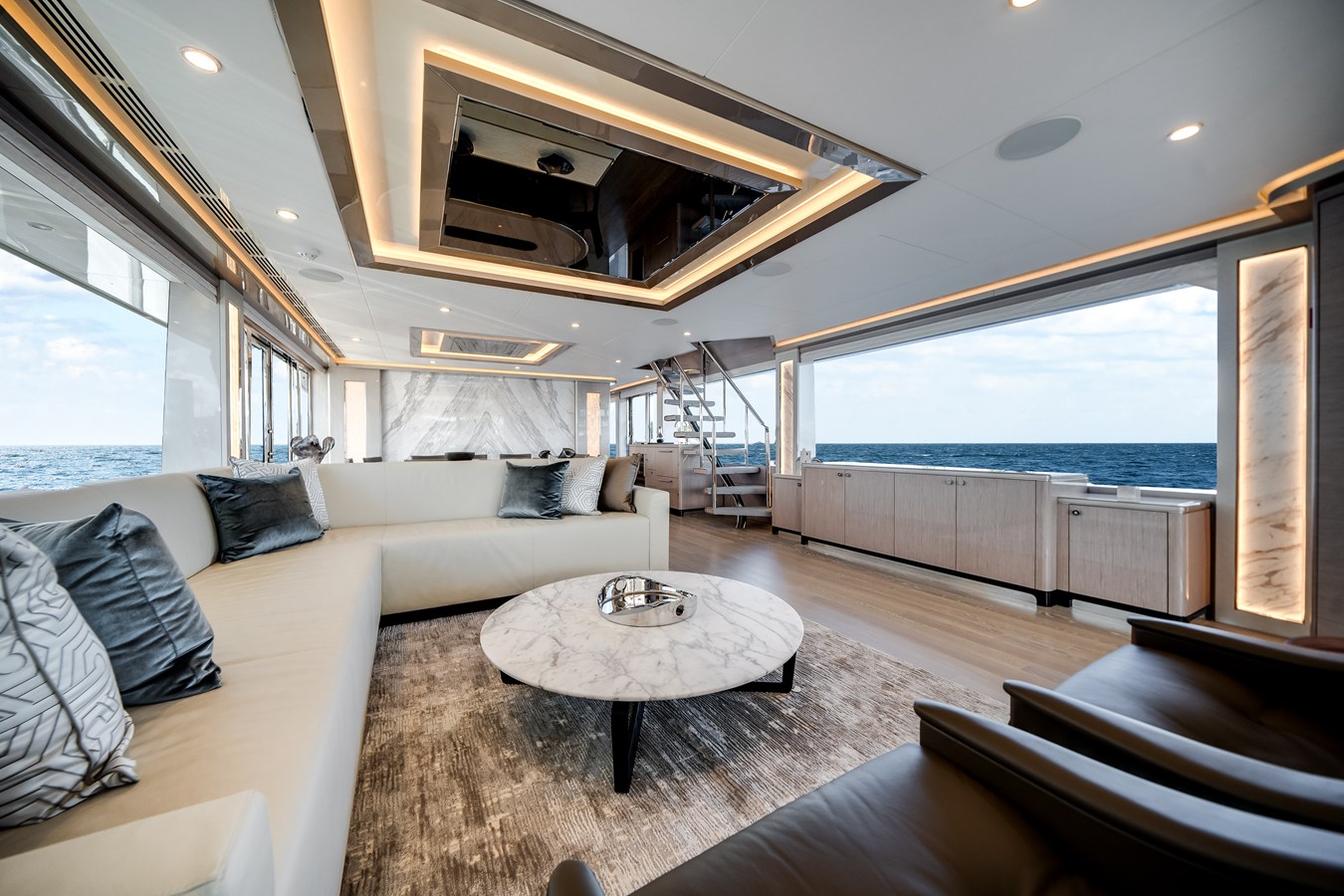 2027 Ocean Alexander 37L 45