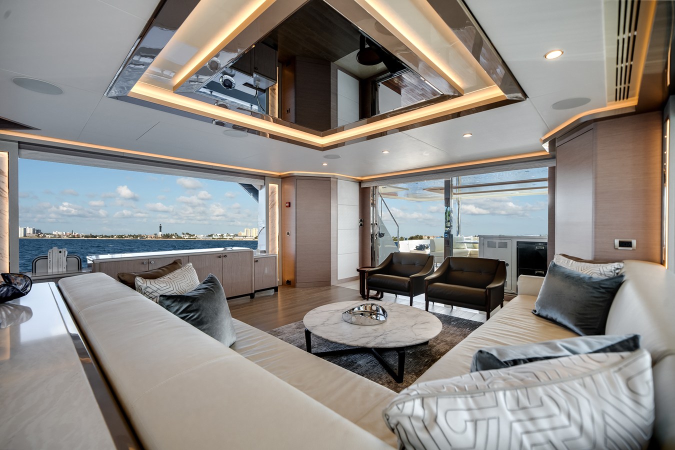 2027 Ocean Alexander 37L 46