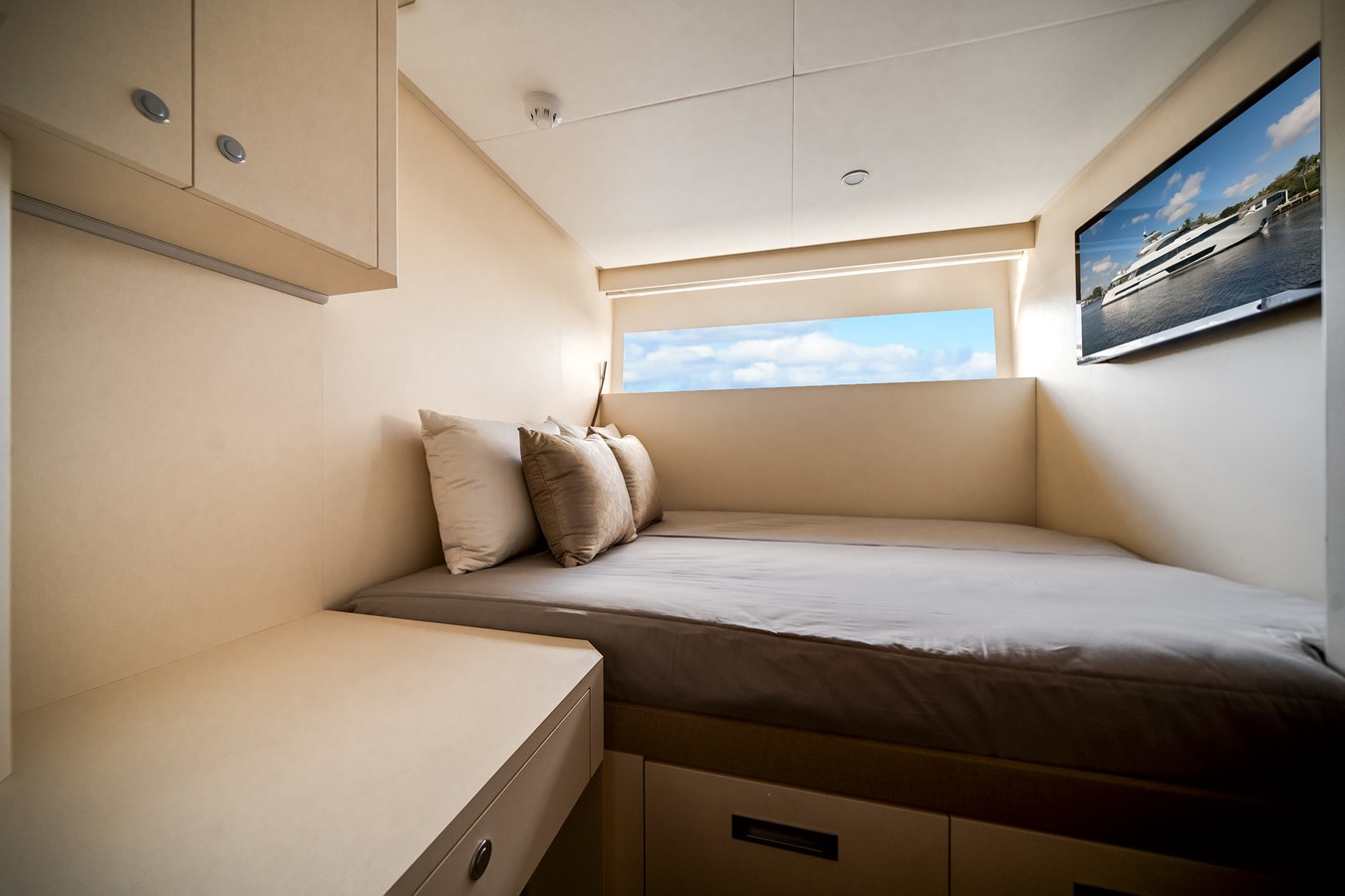 2027 Ocean Alexander 37L 60