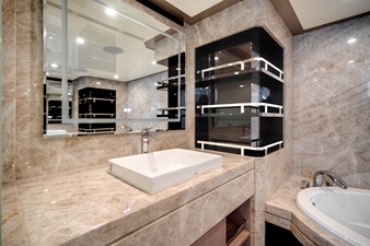 2027 Ocean Alexander 37L 40