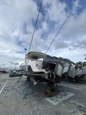 Boston Whaler 420 OUTRAGE 6 2022 Boston Whaler 420 OUTRAGE 7