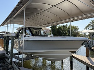 Boston Whaler 350 REALM 5 2023 Boston Whaler 350 REALM 6
