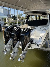 Boston Whaler 350 REALM 7 2023 Boston Whaler 350 REALM 8