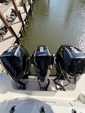 Boston Whaler 350 REALM 8 2023 Boston Whaler 350 REALM 9