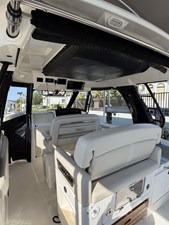 Boston Whaler 350 REALM 9 2023 Boston Whaler 350 REALM 10