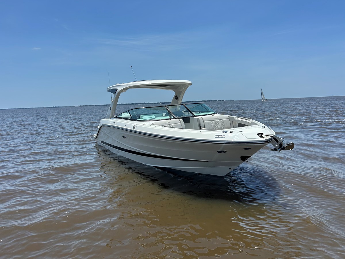 2026 Sea Ray SLX 310 Outboard 4