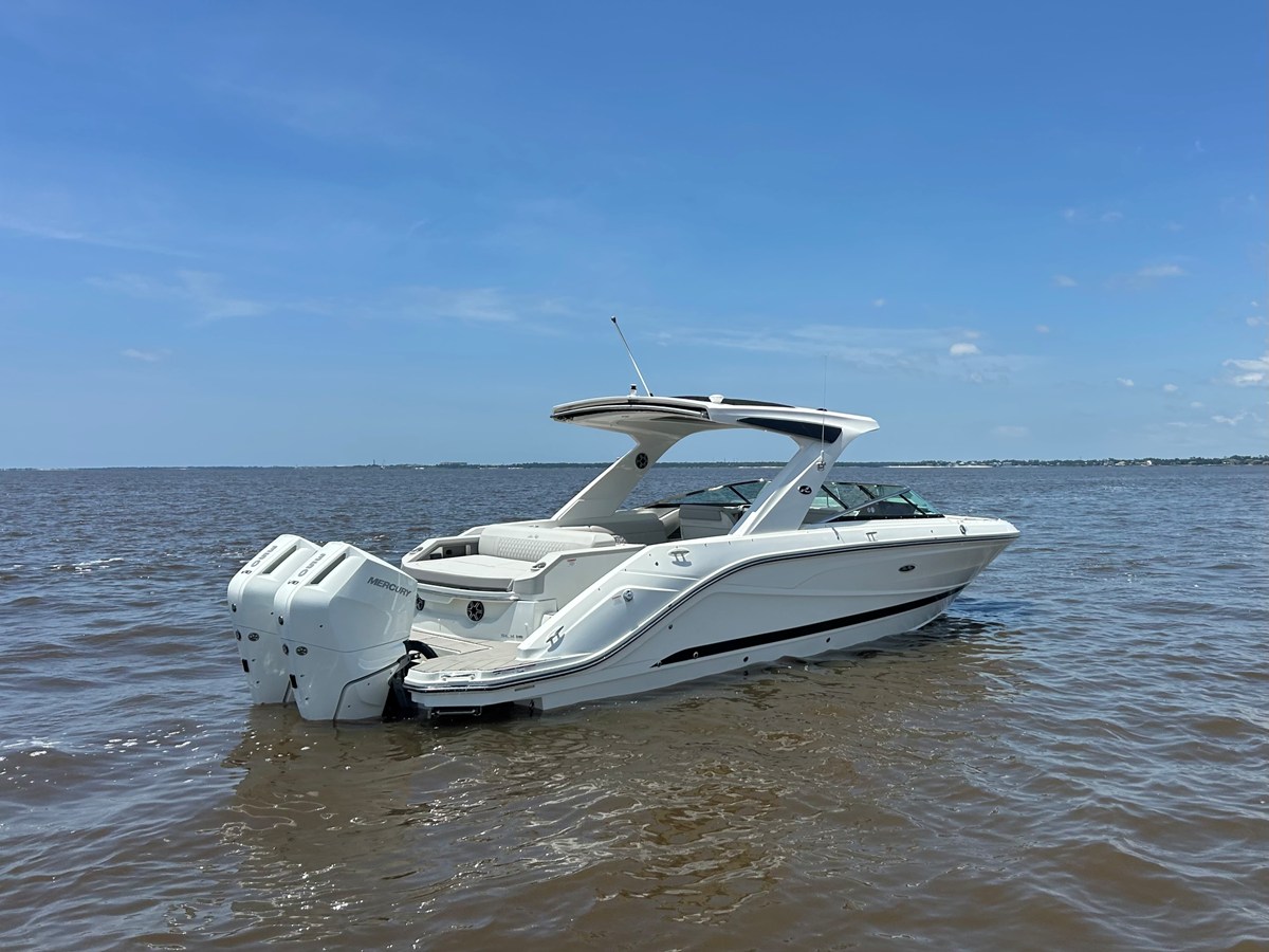 2026 Sea Ray SLX 310 Outboard 8