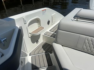 2026 Sea Ray SLX 310 Outboard 15