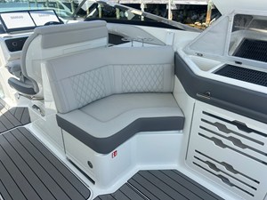 2026 Sea Ray SLX 310 Outboard 21