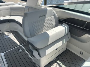2026 Sea Ray SLX 310 Outboard 25