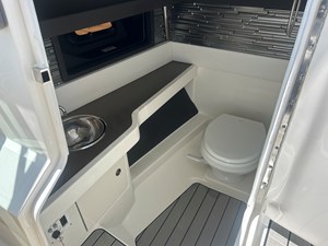 2026 Sea Ray SLX 310 Outboard 29