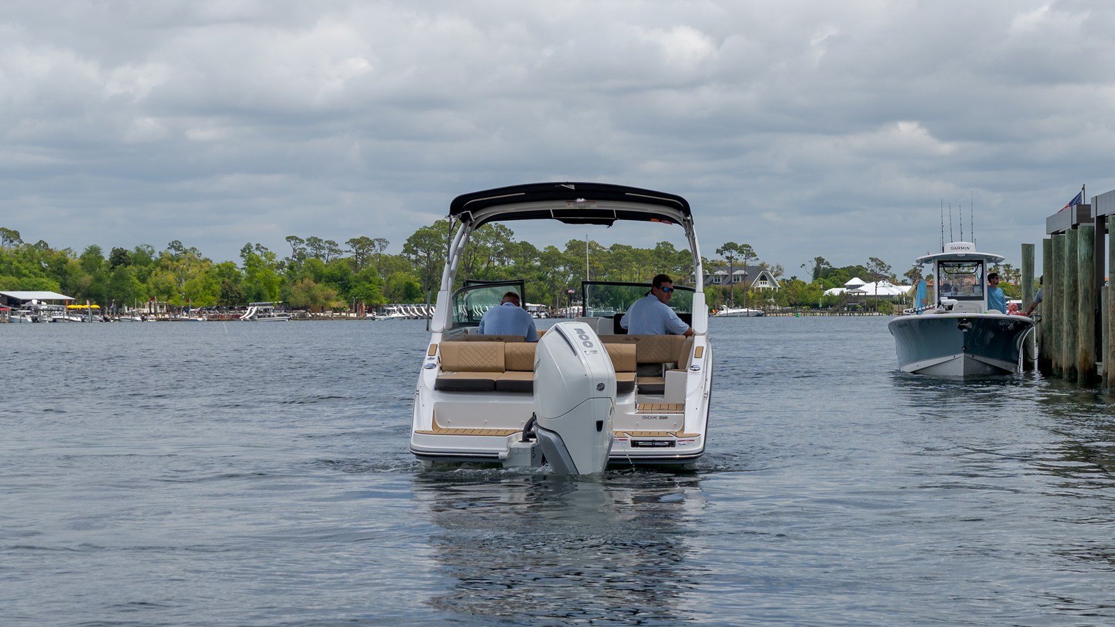 2026 Sea Ray SDX 250 Outboard 8