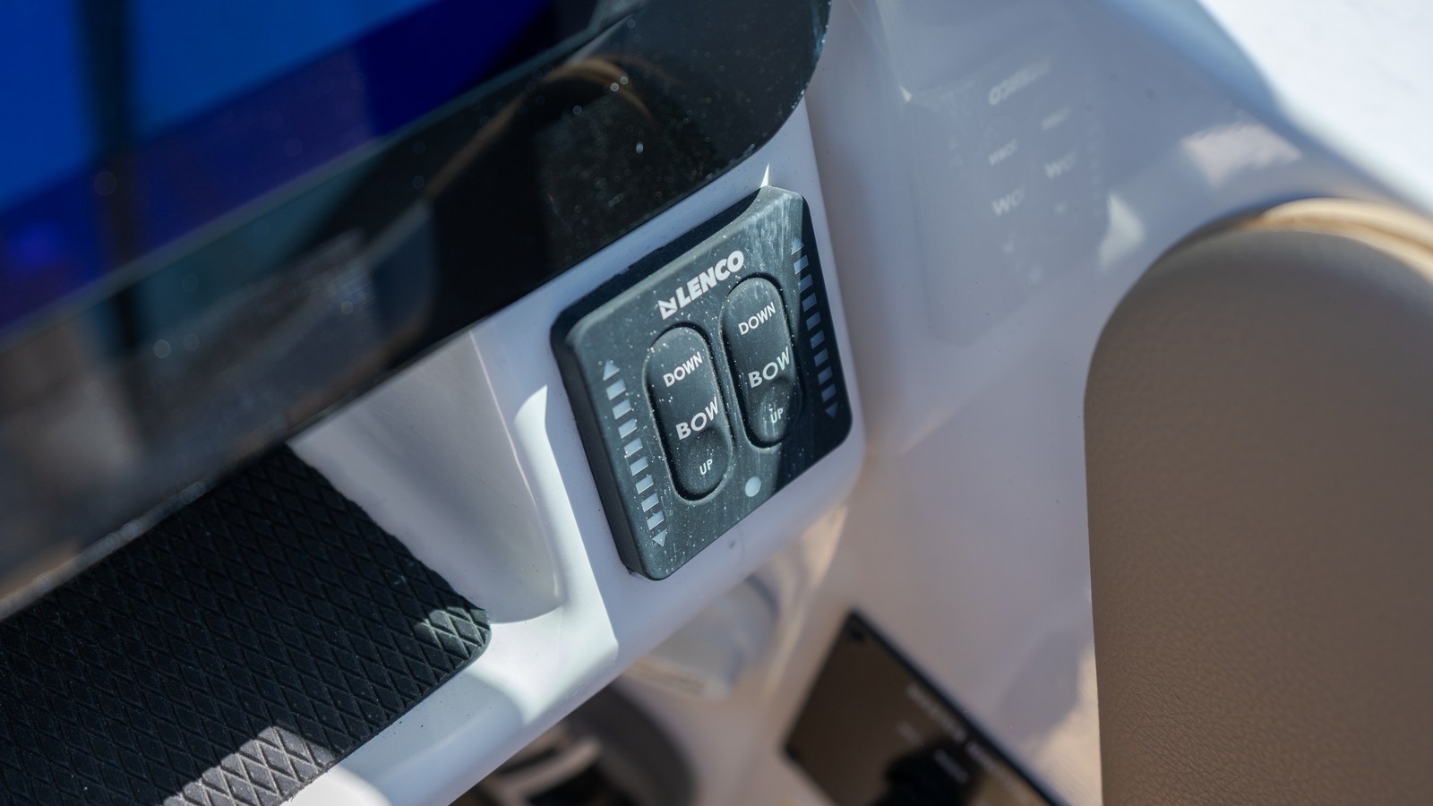 2026 Sea Ray SDX 250 Outboard 22