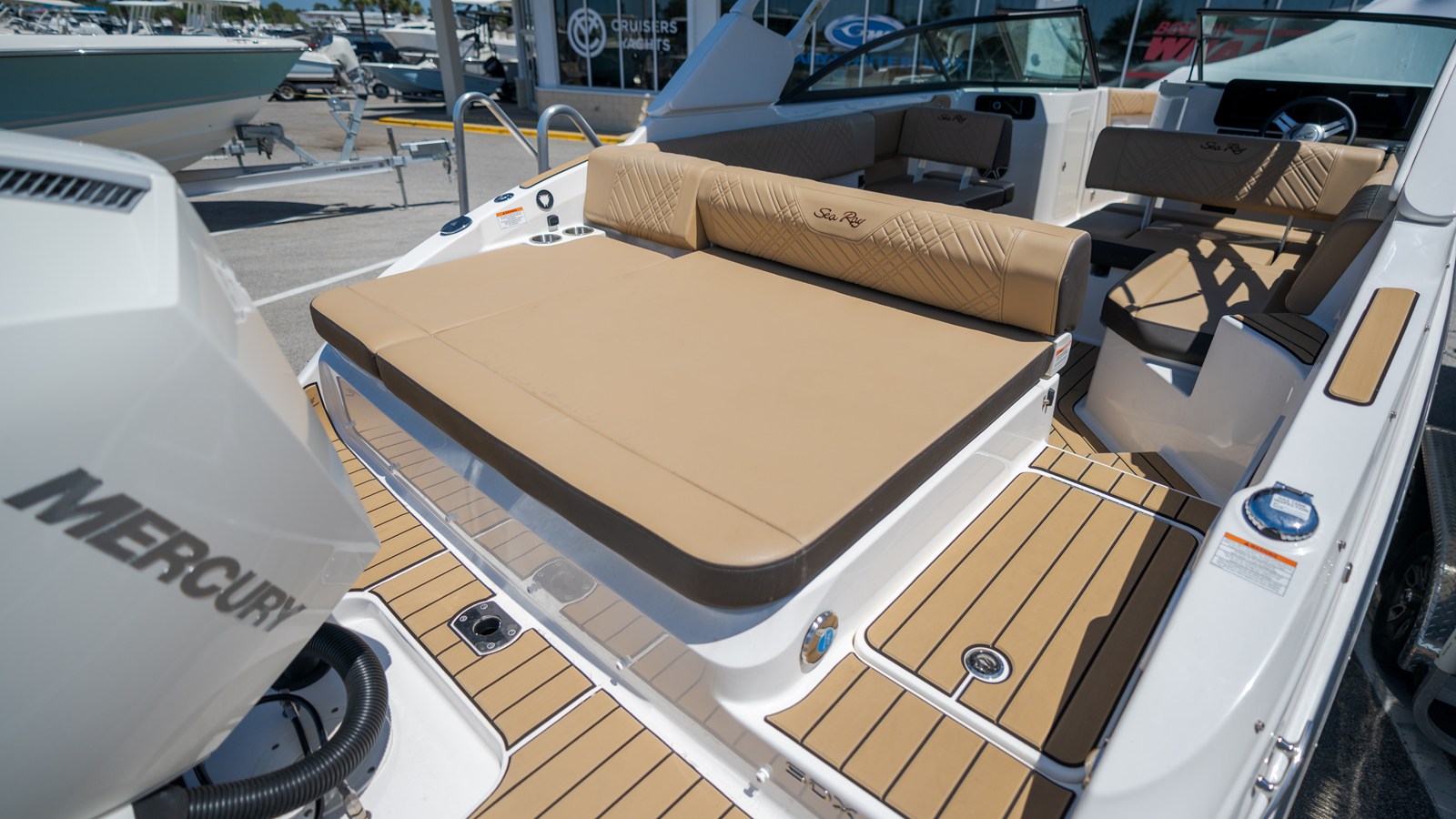 2026 Sea Ray SDX 250 Outboard 34