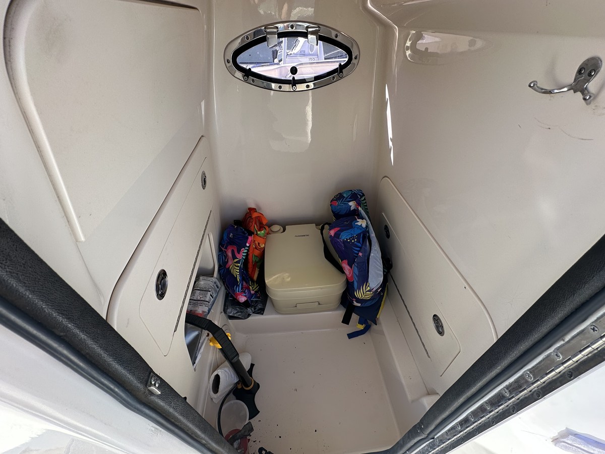 2018 Grady-White FISHERMAN 216 15