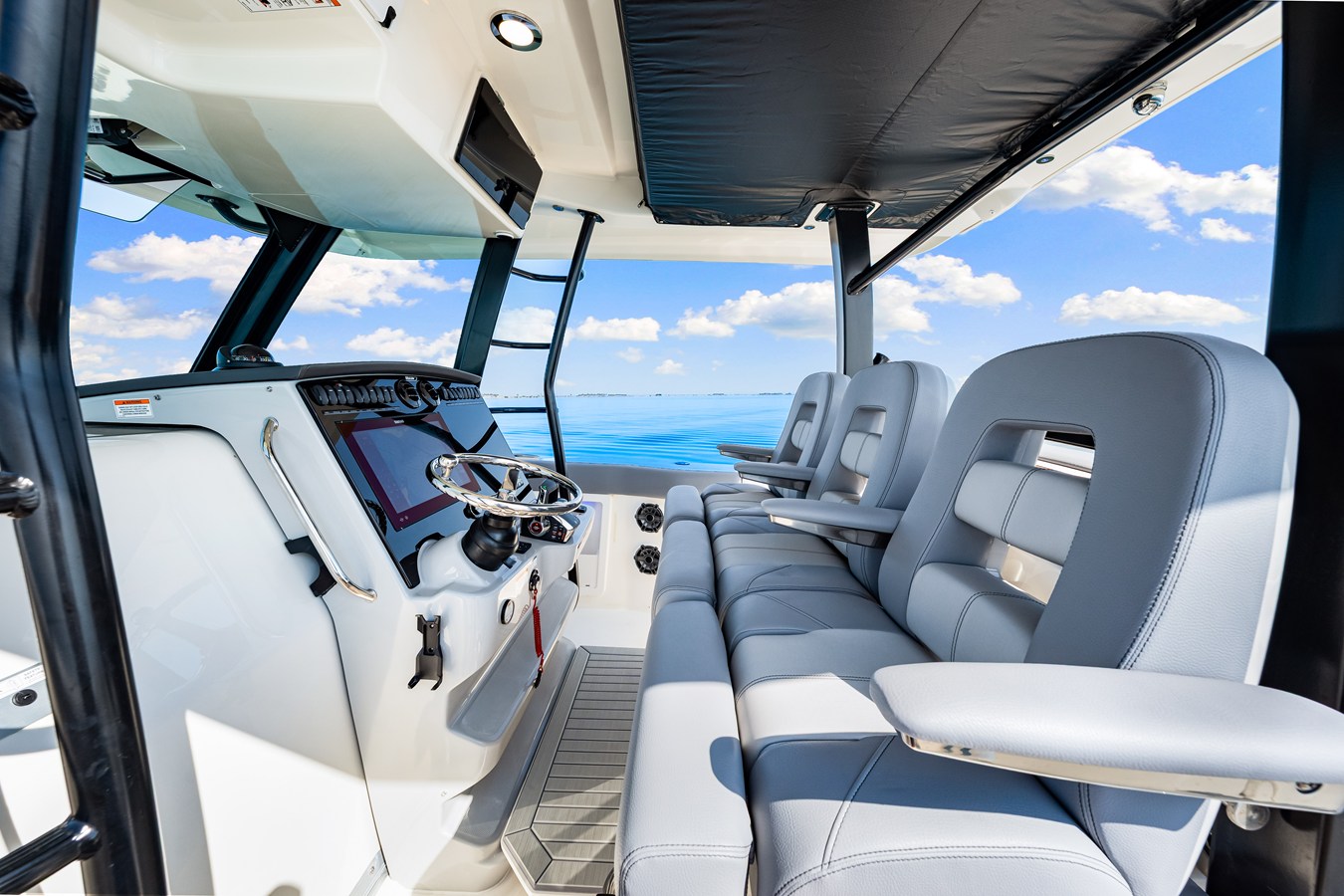 2026 Boston Whaler 380 Outrage 32