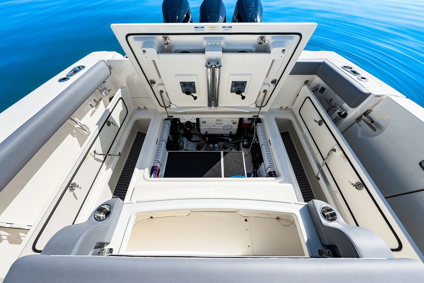 2026 Boston Whaler 380 Outrage 53