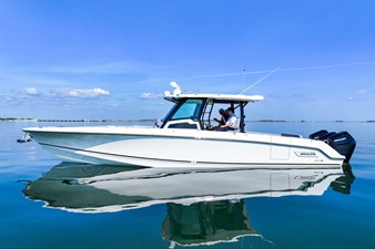 Boston Whaler 380 Outrage 0 2026 Boston Whaler 380 Outrage 1