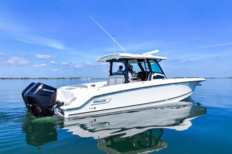 2026 Boston Whaler 380 Outrage 10