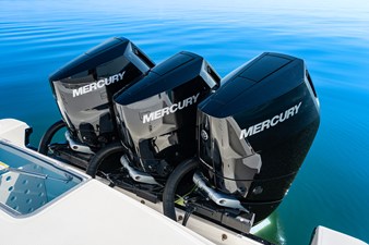 2026 Boston Whaler 380 Outrage 21