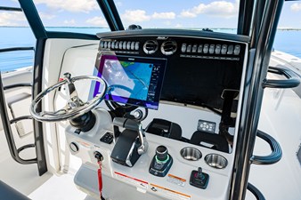 2026 Boston Whaler 380 Outrage 30