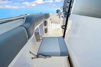 2026 Boston Whaler 380 Outrage 35