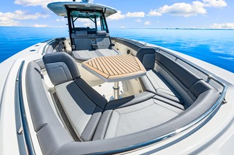 2026 Boston Whaler 380 Outrage 40