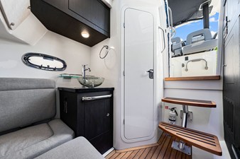 2026 Boston Whaler 380 Outrage 51