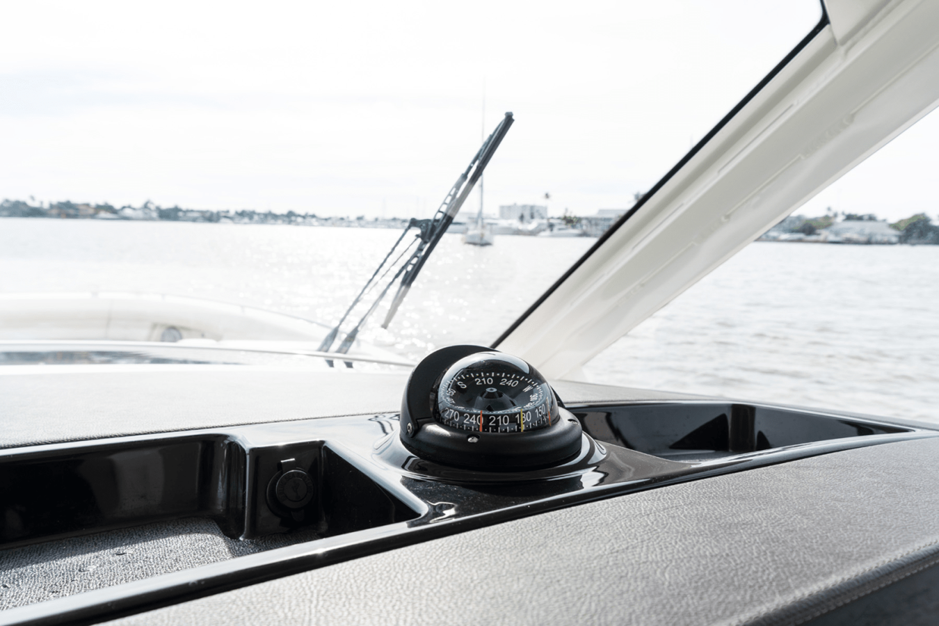 2027 Boston Whaler 380 Realm 84