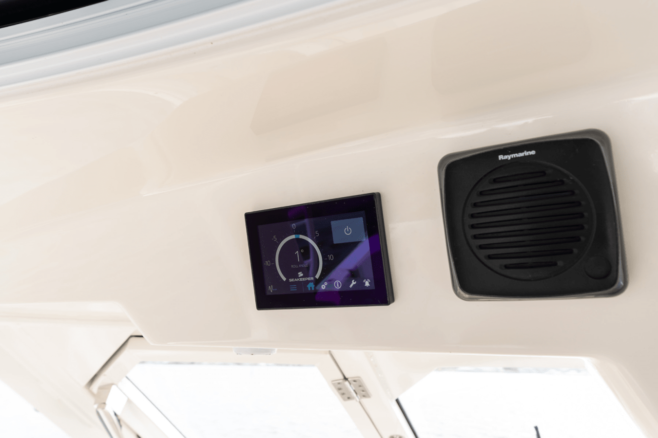 2027 Boston Whaler 380 Realm 86