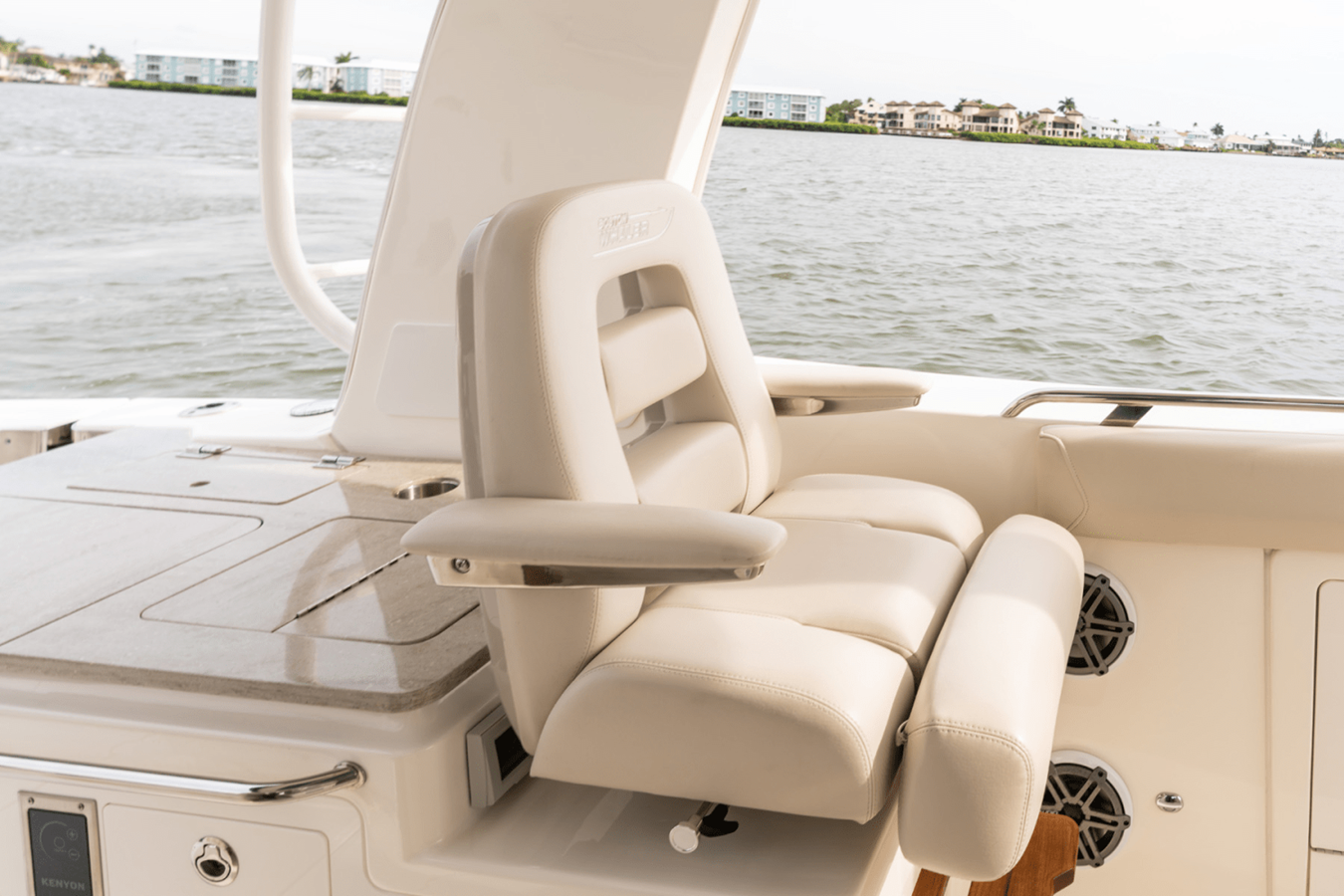 2027 Boston Whaler 380 Realm 88