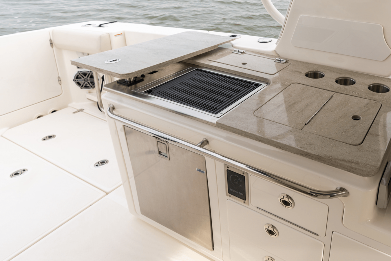 2027 Boston Whaler 380 Realm 93