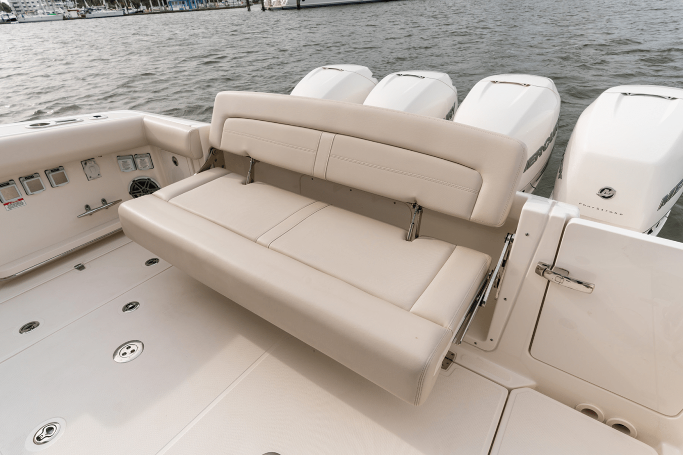 2027 Boston Whaler 380 Realm 94