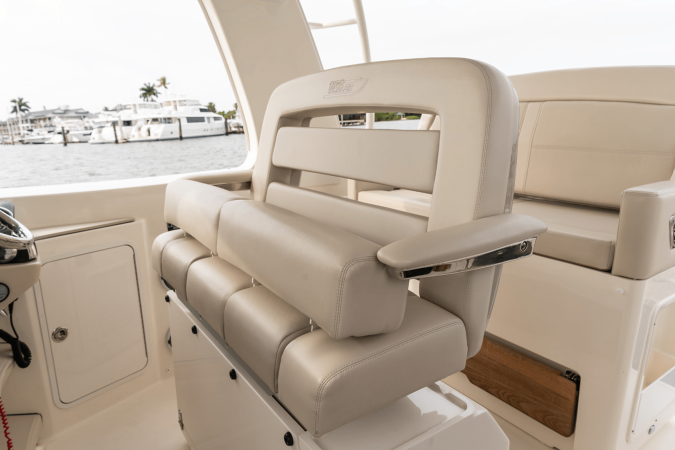 2027 Boston Whaler 380 Realm 100