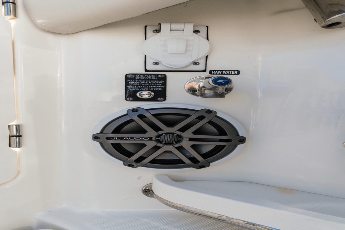 2027 Boston Whaler 380 Realm 114